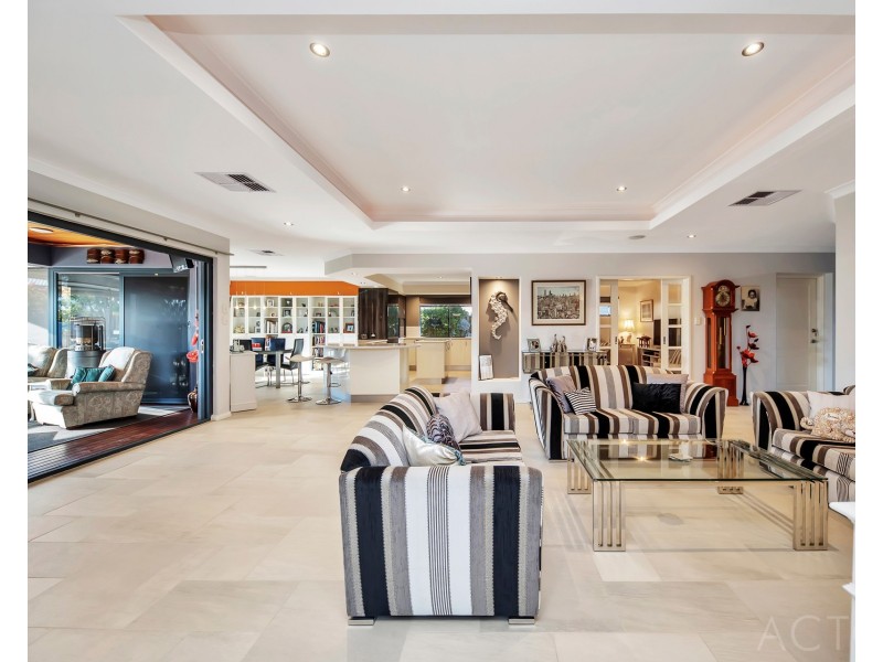 11 Cervantes Drive, Erskine WA 6210