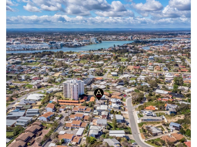 14A Valley Road, Halls Head WA 6210