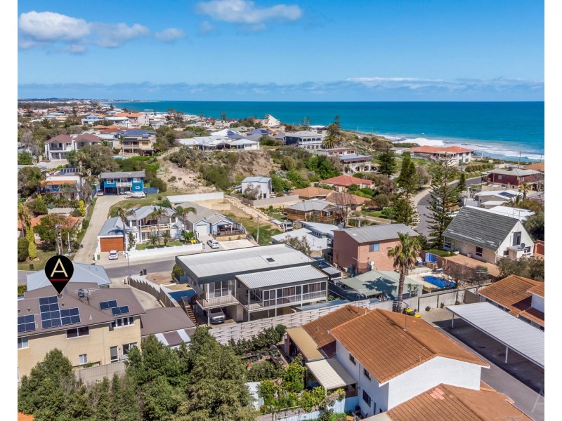 14A Valley Road, Halls Head WA 6210