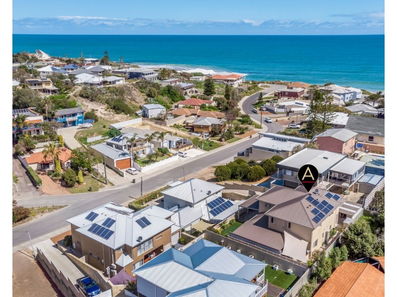 14A Valley Road, Halls Head WA 6210