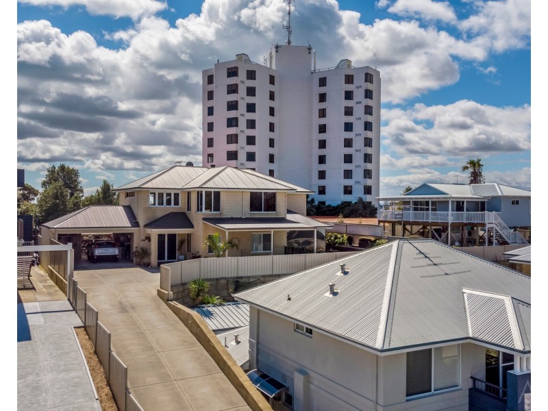 14A Valley Road, Halls Head WA 6210