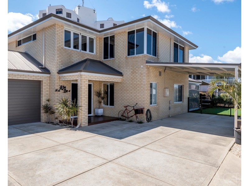 14A Valley Road, Halls Head WA 6210