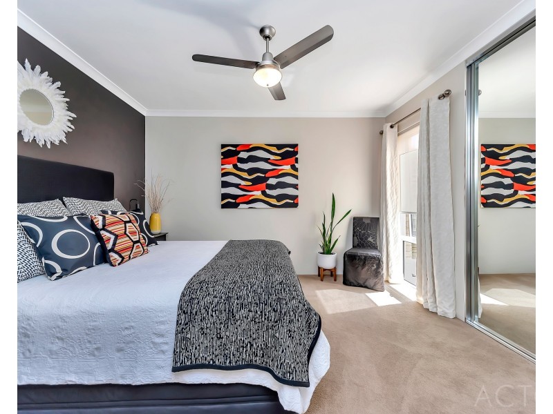 14A Valley Road, Halls Head WA 6210