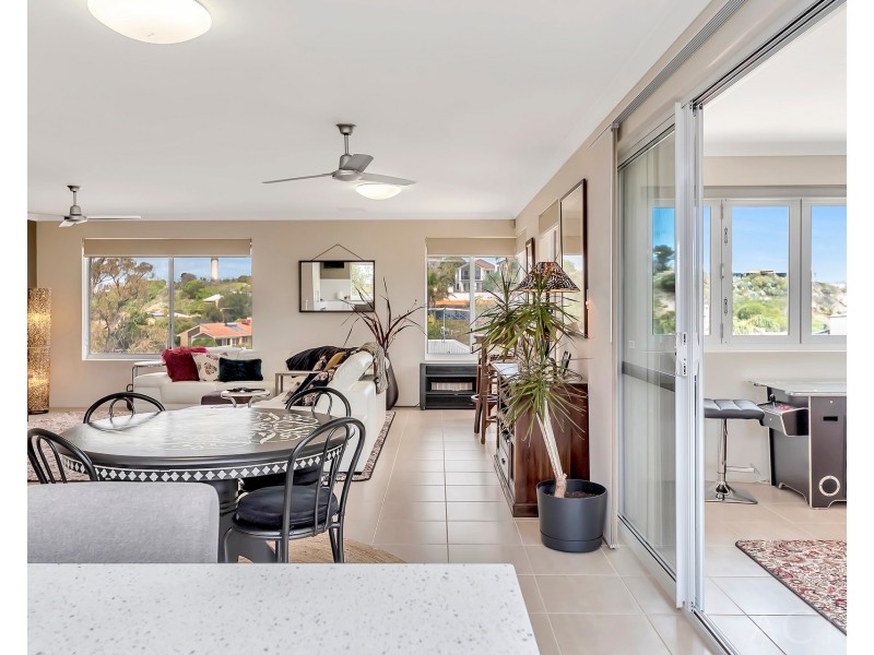 14A Valley Road, Halls Head WA 6210