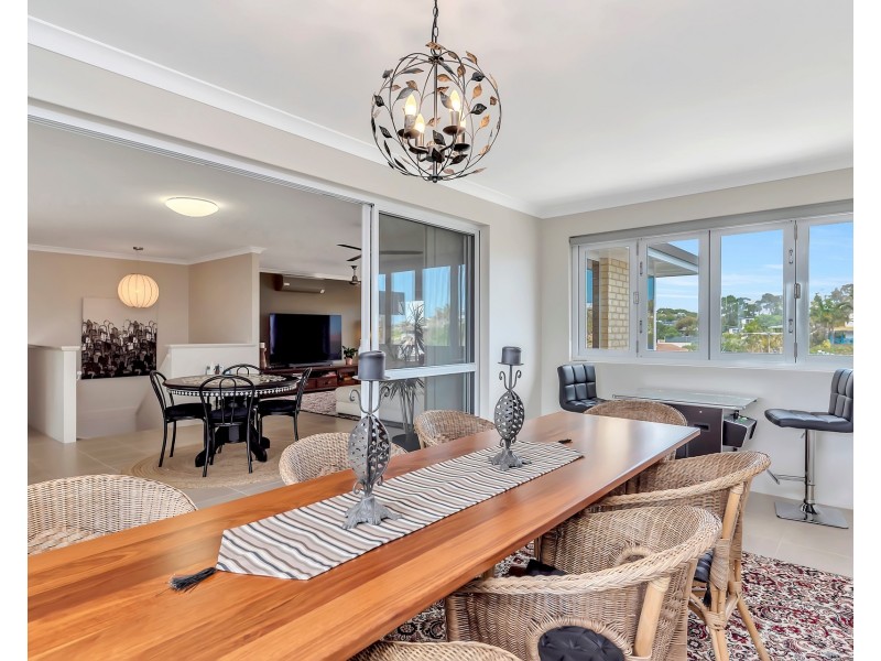 14A Valley Road, Halls Head WA 6210
