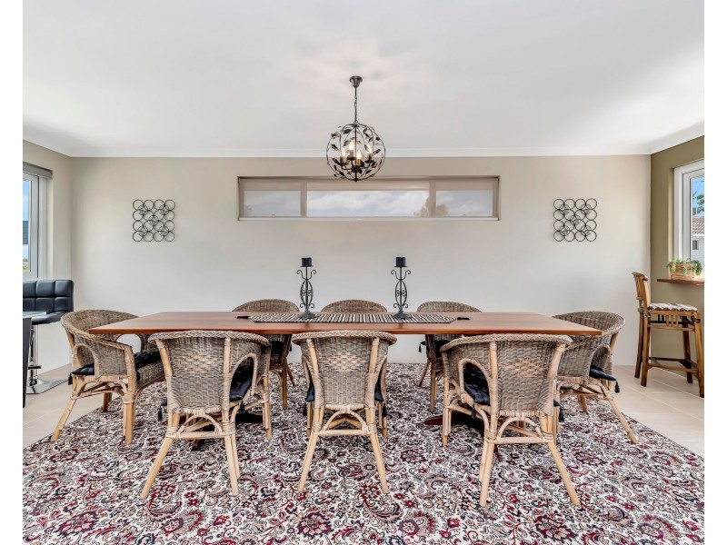 14A Valley Road, Halls Head WA 6210