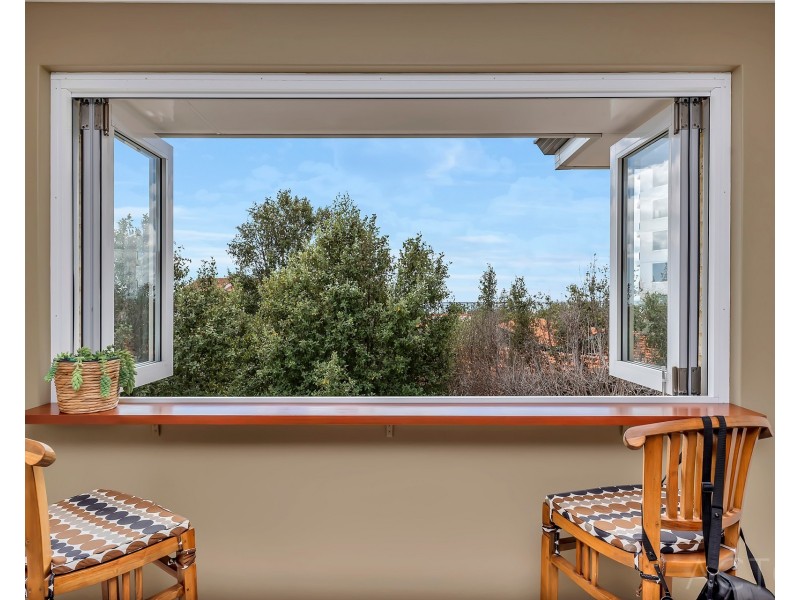 14A Valley Road, Halls Head WA 6210