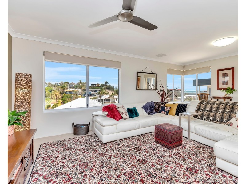 14A Valley Road, Halls Head WA 6210