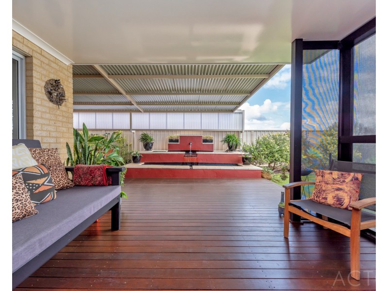 14A Valley Road, Halls Head WA 6210