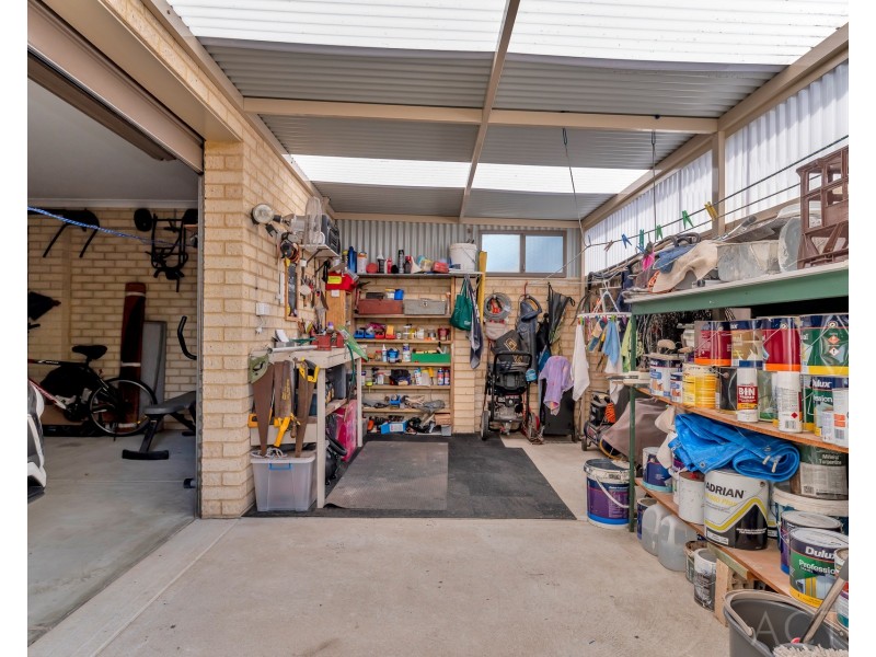 14A Valley Road, Halls Head WA 6210