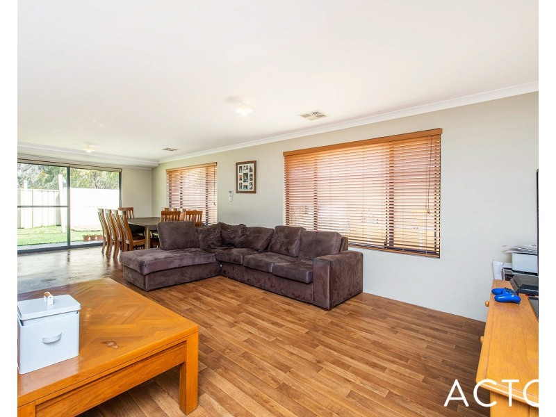 24 Honeydew Trail, Wannanup WA 6210