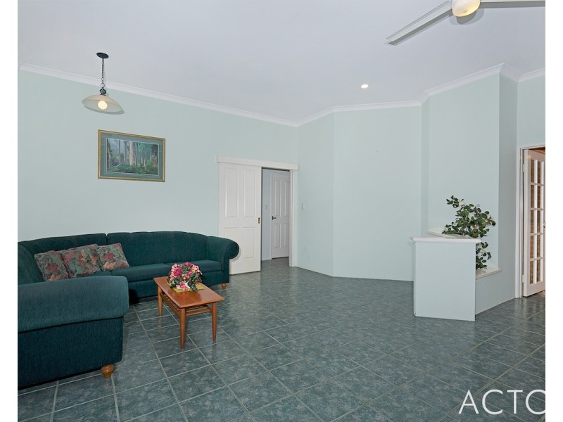 73 Willoughbridge Crescent, Erskine WA 6210
