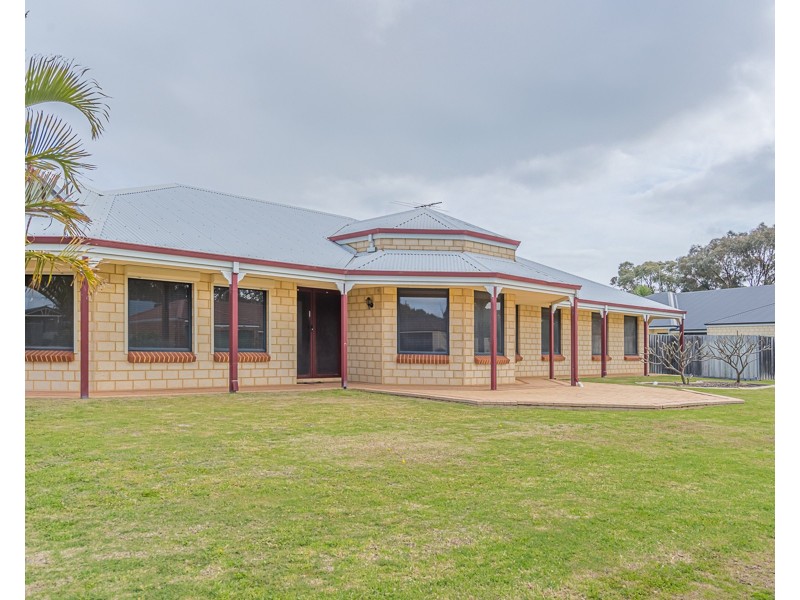 19 Glenelg Way, Meadow Springs WA 6210