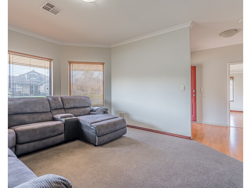 19 Glenelg Way, Meadow Springs WA 6210