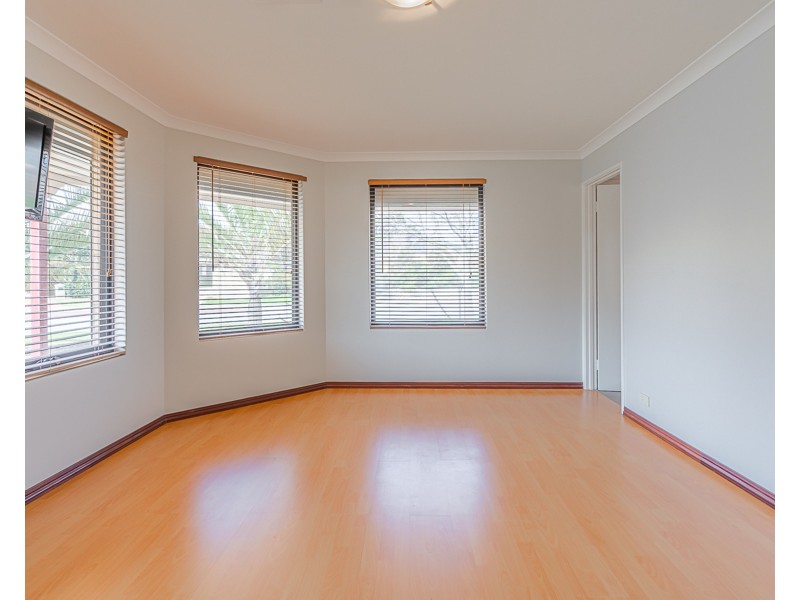 19 Glenelg Way, Meadow Springs WA 6210