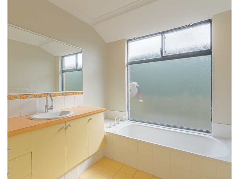 19 Glenelg Way, Meadow Springs WA 6210
