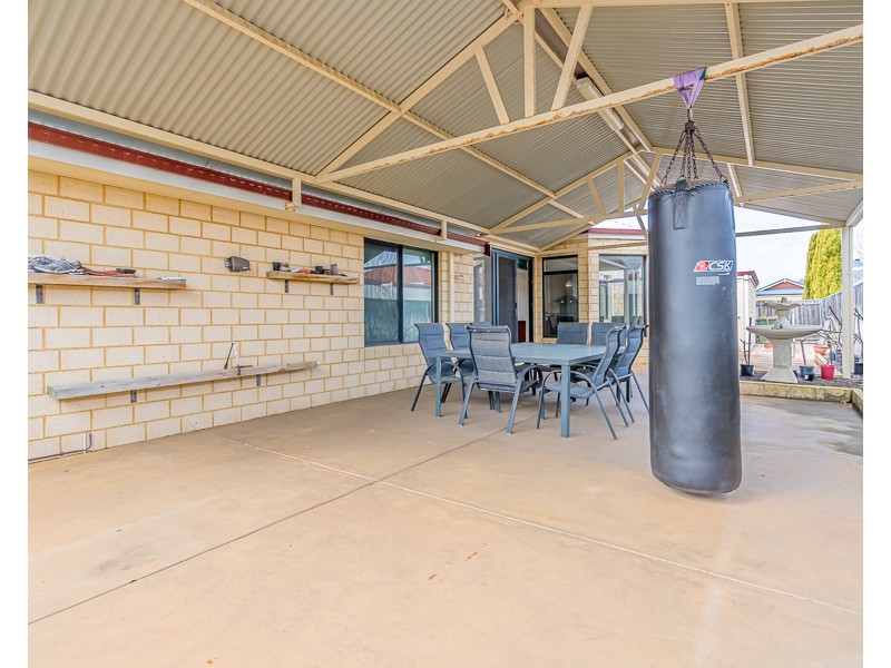 19 Glenelg Way, Meadow Springs WA 6210