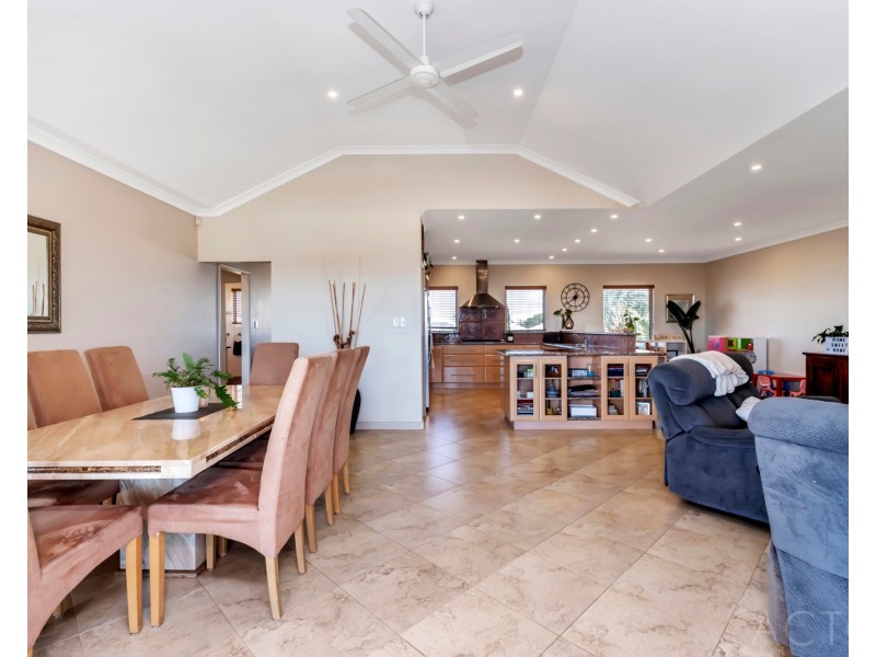 15 Cingalee Drive, Madora Bay WA 6210