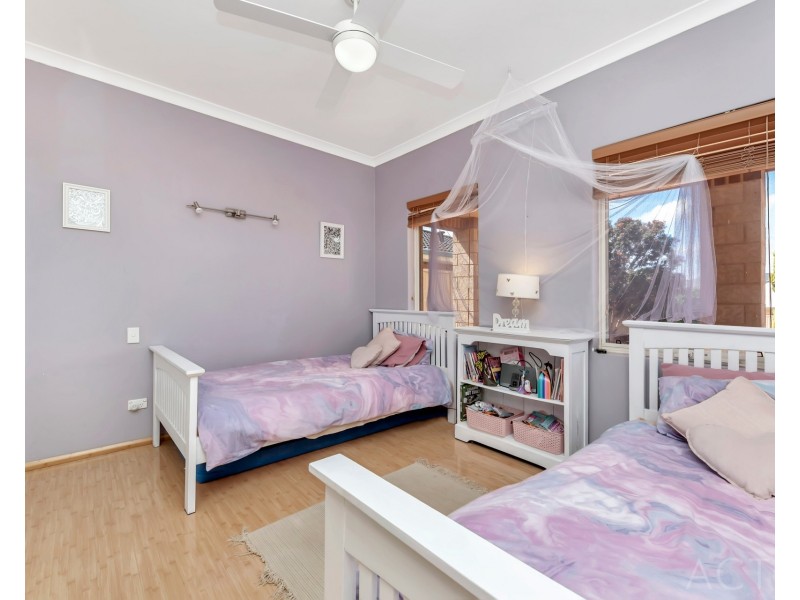 15 Cingalee Drive, Madora Bay WA 6210