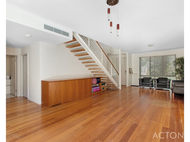 5 Oregon Court, Meadow Springs WA 6210