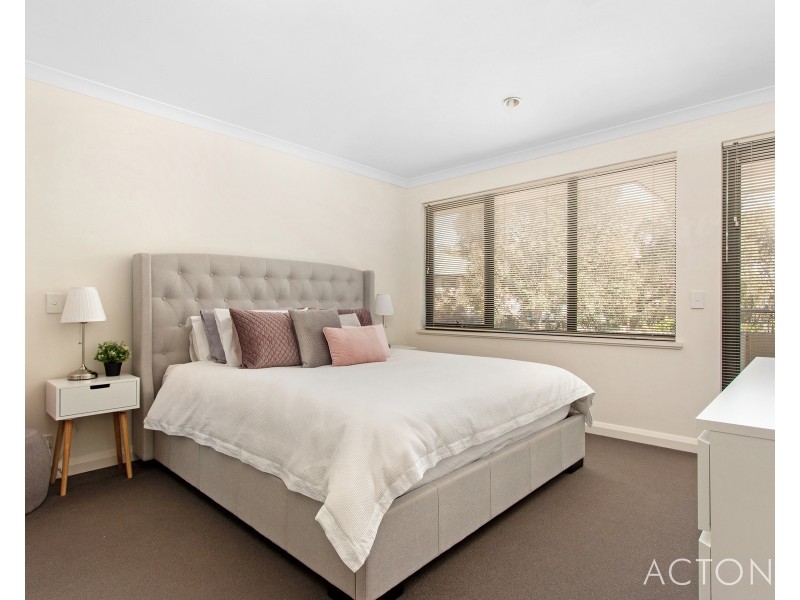 5 Oregon Court, Meadow Springs WA 6210