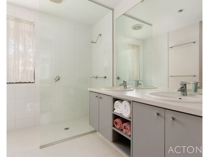 5 Oregon Court, Meadow Springs WA 6210