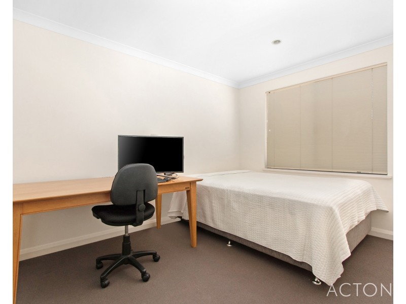 5 Oregon Court, Meadow Springs WA 6210