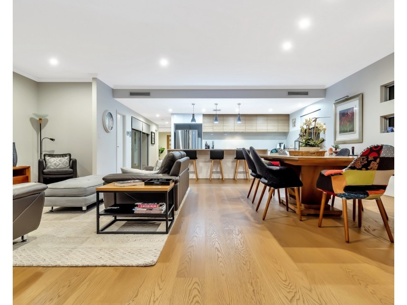 24 Arcadia Close, Dudley Park WA 6210