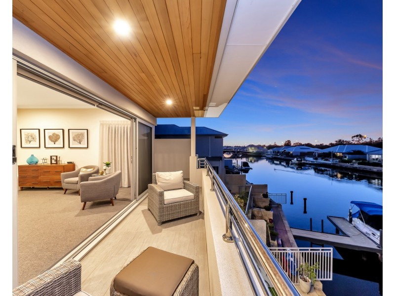 24 Arcadia Close, Dudley Park WA 6210