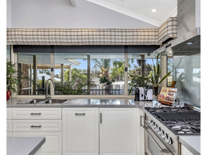 29 Carina Circle, Halls Head WA 6210
