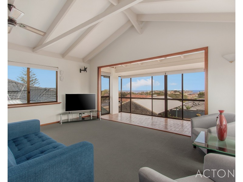 18 Lindley Road, Halls Head WA 6210