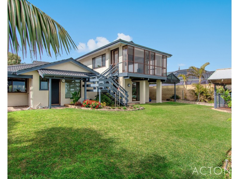 18 Lindley Road, Halls Head WA 6210