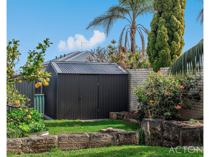 18 Lindley Road, Halls Head WA 6210