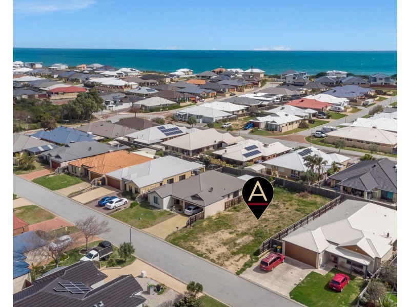 11 Honeymyrtle Grange, Halls Head WA 6210