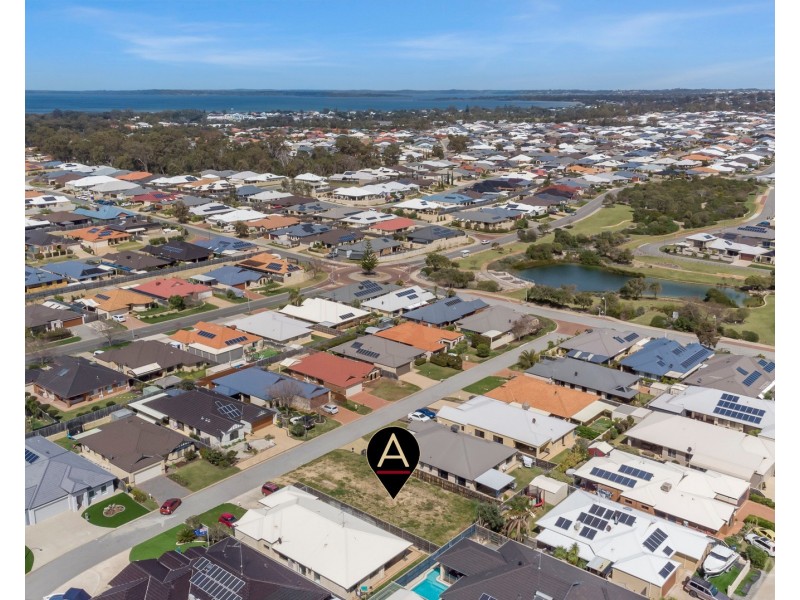 11 Honeymyrtle Grange, Halls Head WA 6210