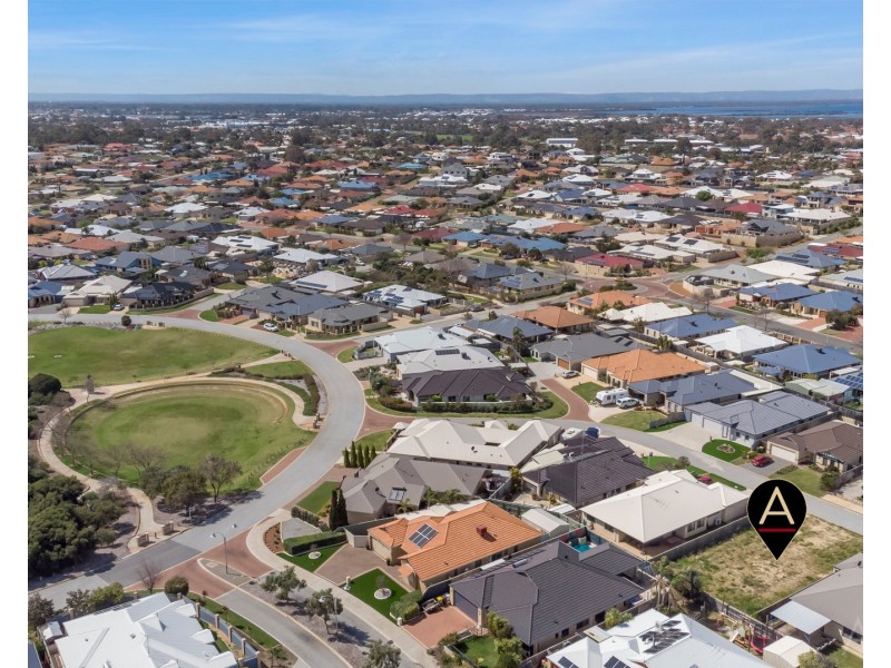 11 Honeymyrtle Grange, Halls Head WA 6210