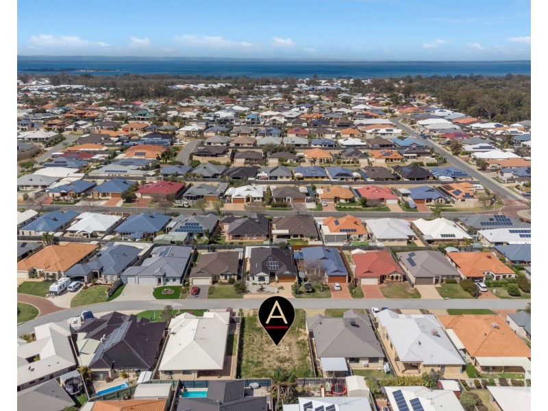 11 Honeymyrtle Grange, Halls Head WA 6210