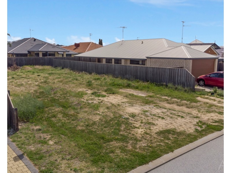 11 Honeymyrtle Grange, Halls Head WA 6210