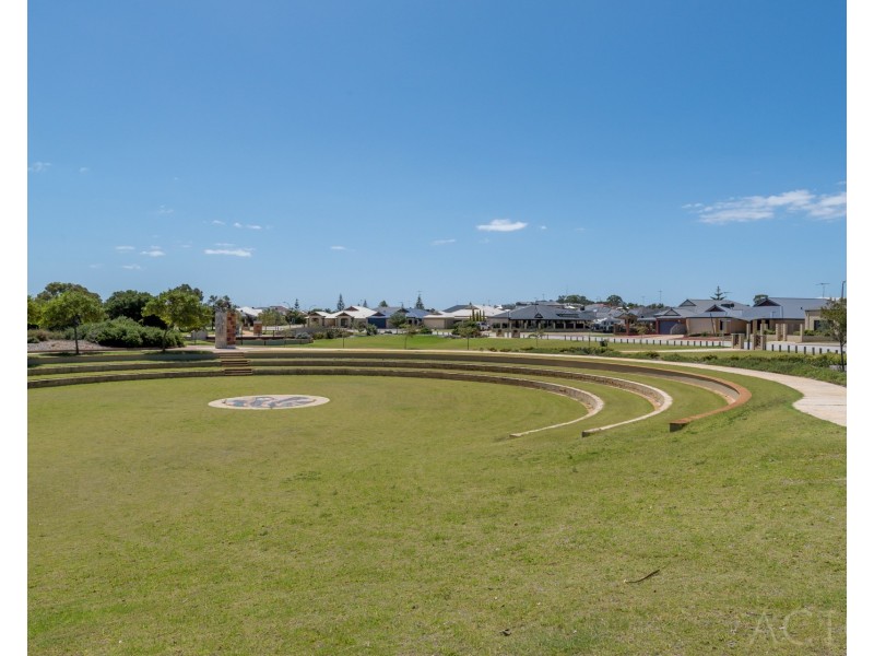 11 Honeymyrtle Grange, Halls Head WA 6210