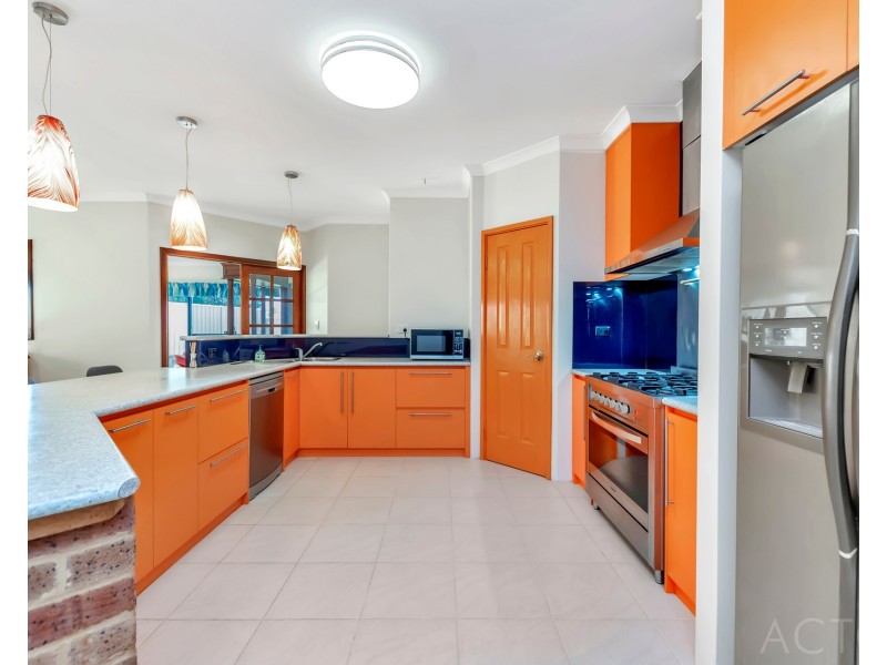 40 Malata Ridge, Lakelands WA 6180