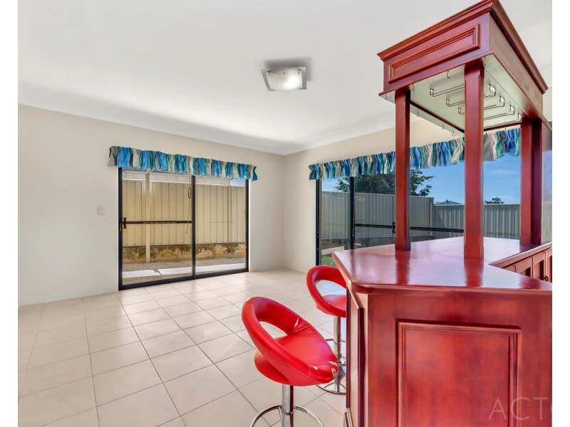 40 Malata Ridge, Lakelands WA 6180