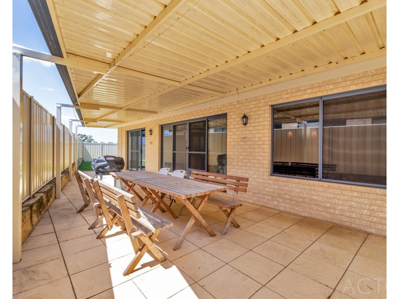 40 Malata Ridge, Lakelands WA 6180