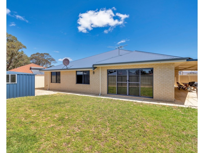 40 Malata Ridge, Lakelands WA 6180
