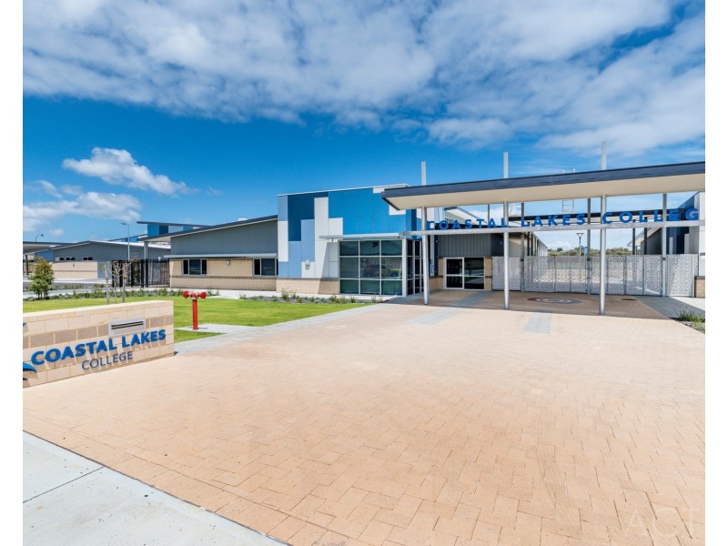 40 Malata Ridge, Lakelands WA 6180