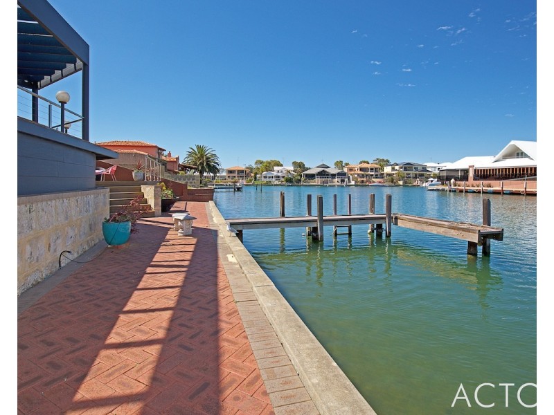 32 Cambria Island Retreat, Halls Head WA 6210