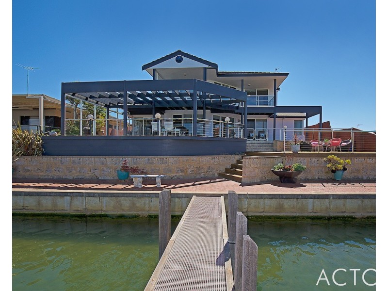 32 Cambria Island Retreat, Halls Head WA 6210