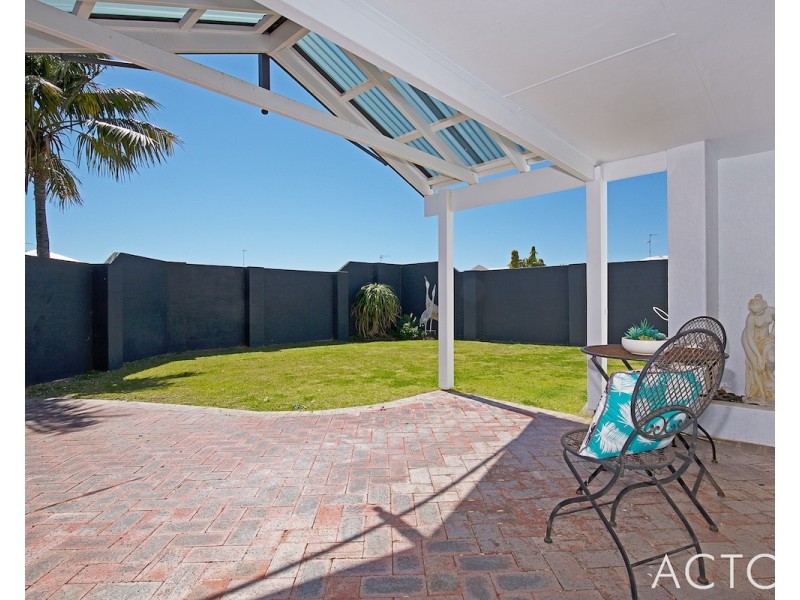 32 Cambria Island Retreat, Halls Head WA 6210