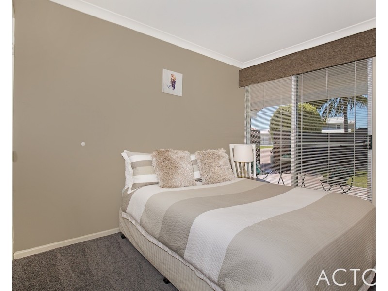 32 Cambria Island Retreat, Halls Head WA 6210