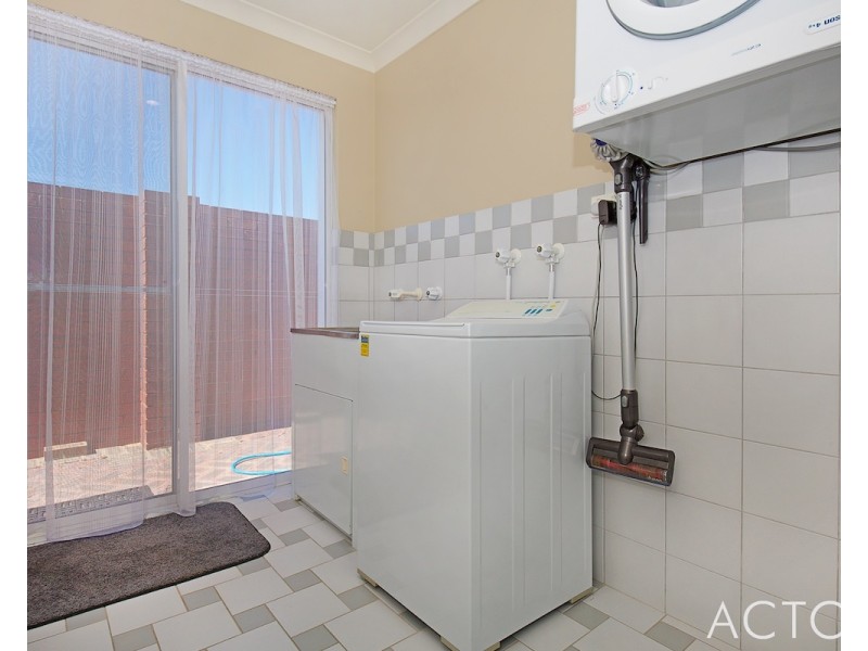 32 Cambria Island Retreat, Halls Head WA 6210