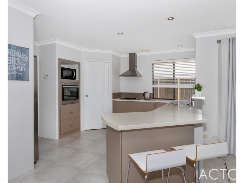 61 Carissa Turn, Halls Head WA 6210